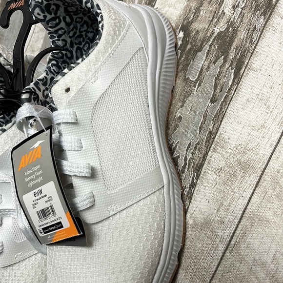 New ladies, wide, width, Avia sneakers - Picture 2 of 3